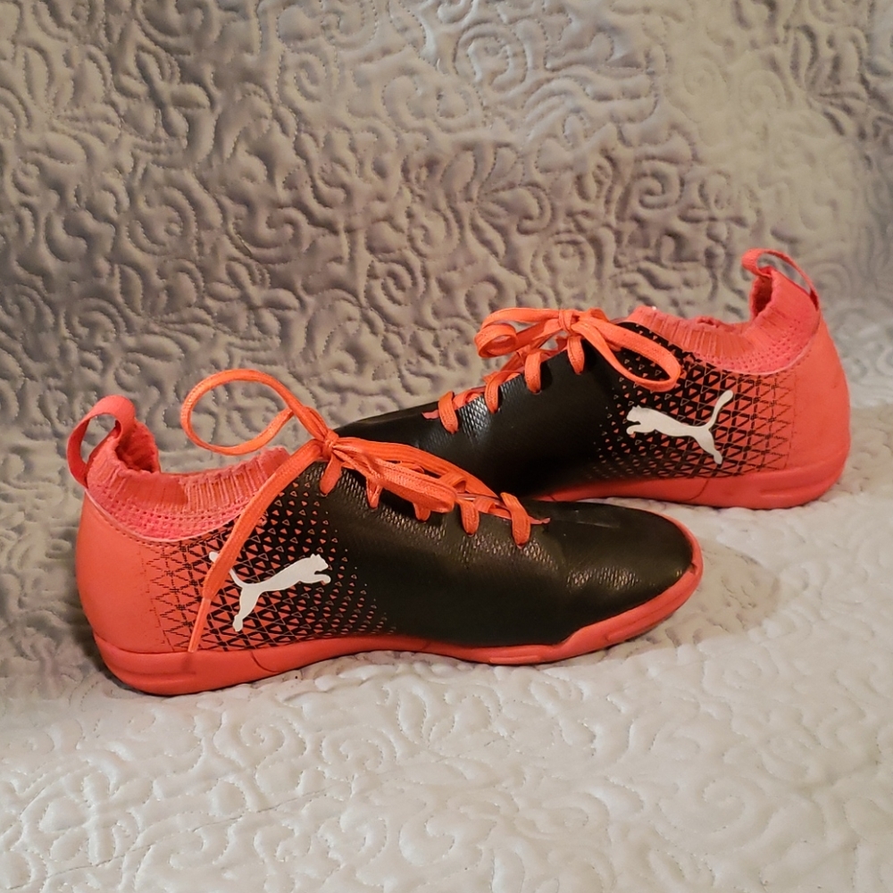 Puma Kids Indoor Soccer Shoes